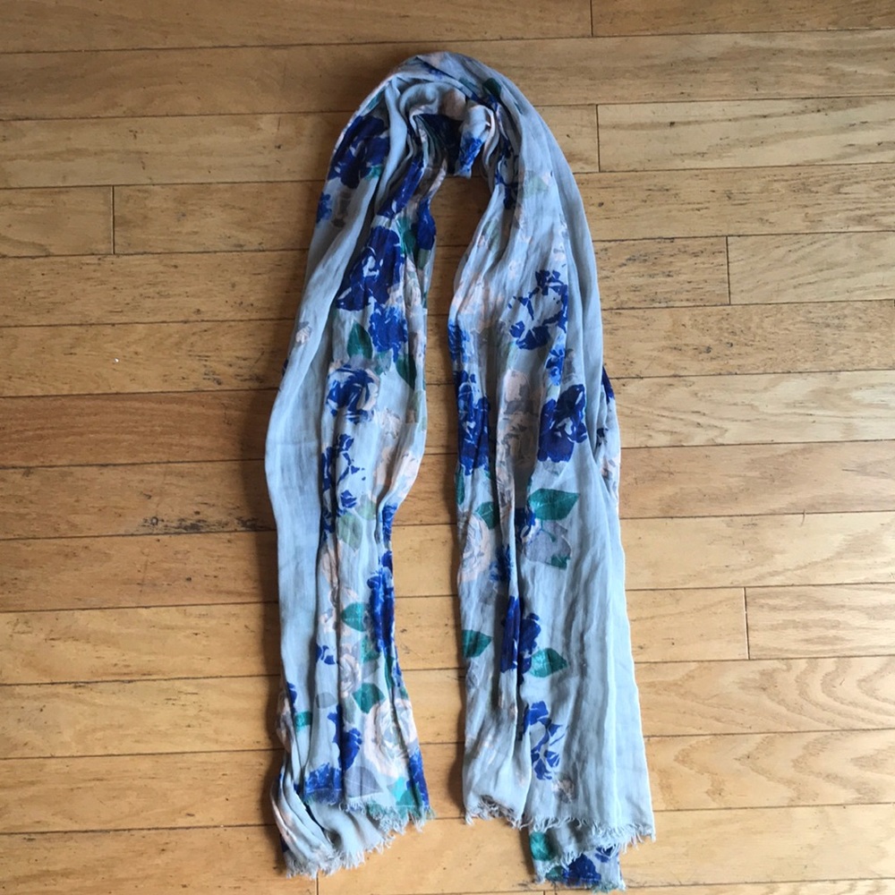 American Eagle floral printed scarf